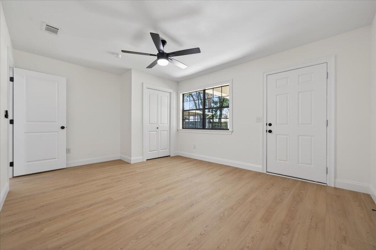 1467 Live Oak Street