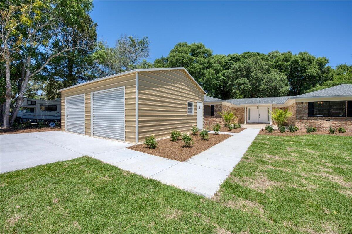 1467 Live Oak Street