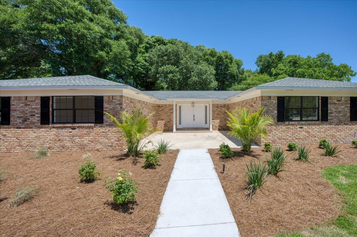 1467 Live Oak Street
