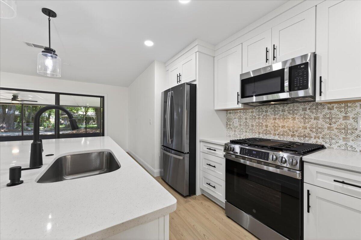 1467 Live Oak Street