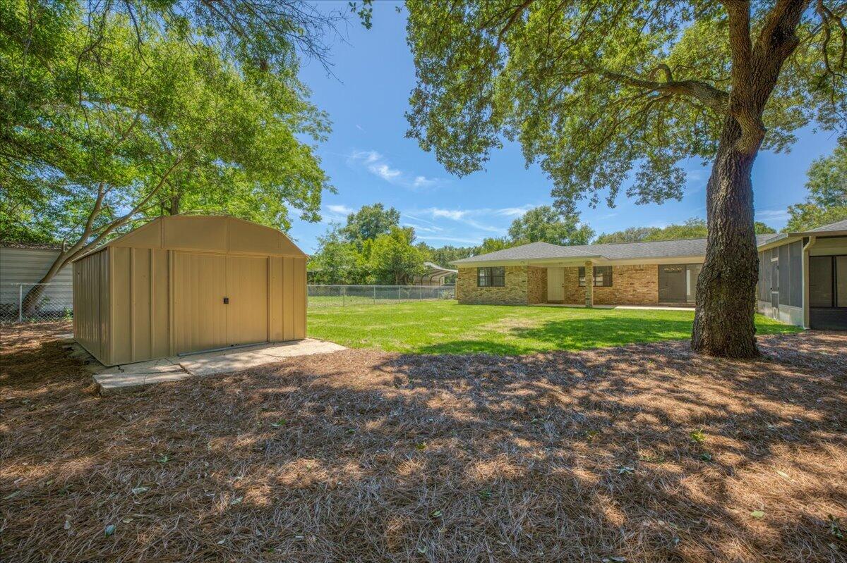 1467 Live Oak Street