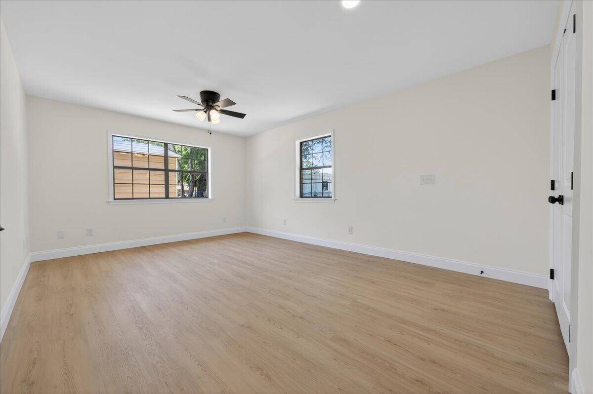 1467 Live Oak Street