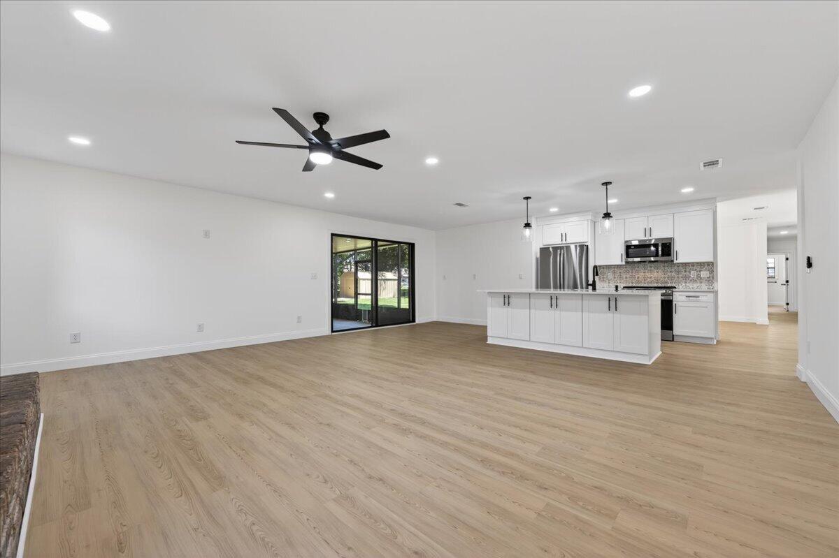 1467 Live Oak Street
