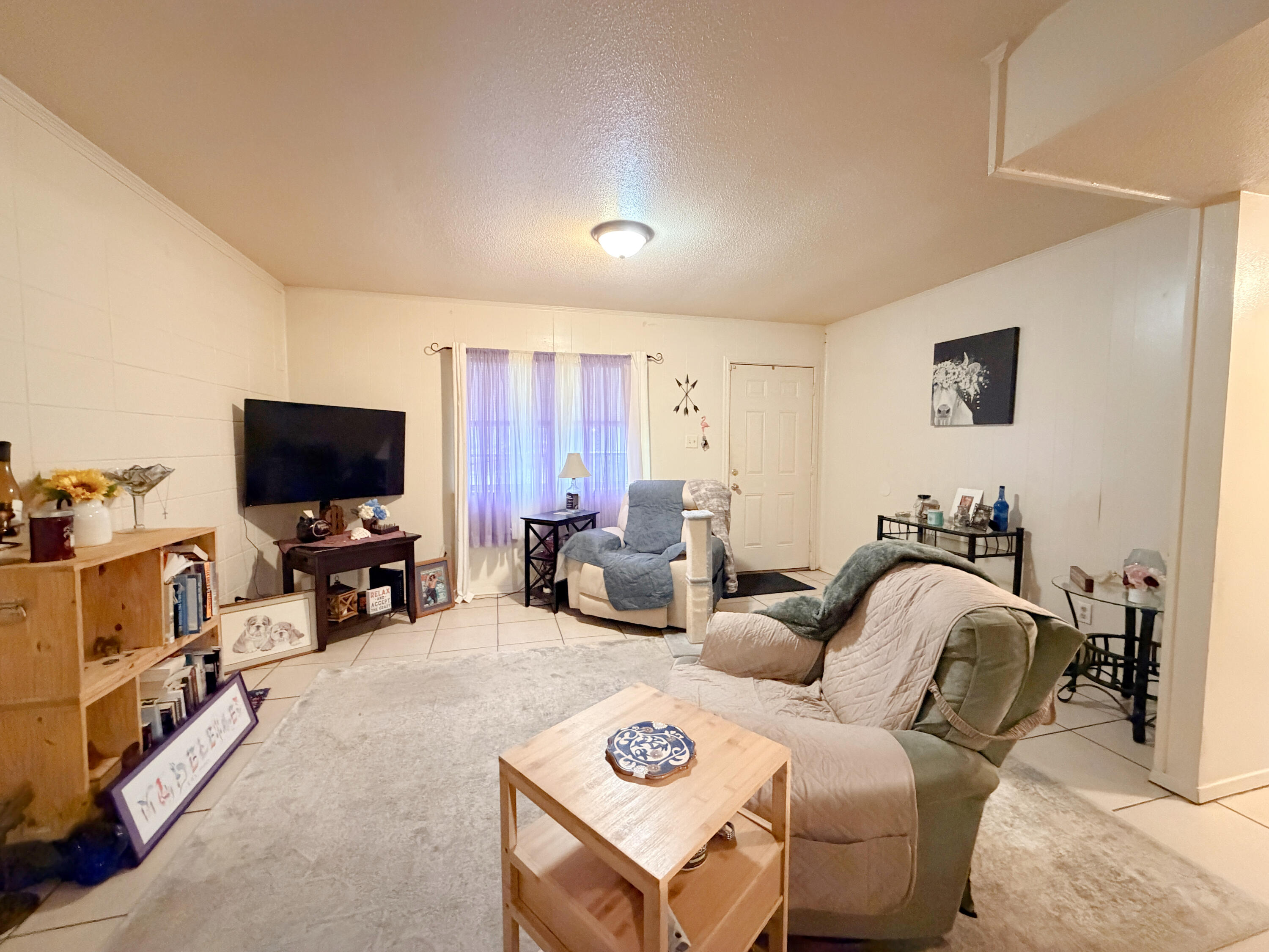 210 NW Dates Avenue