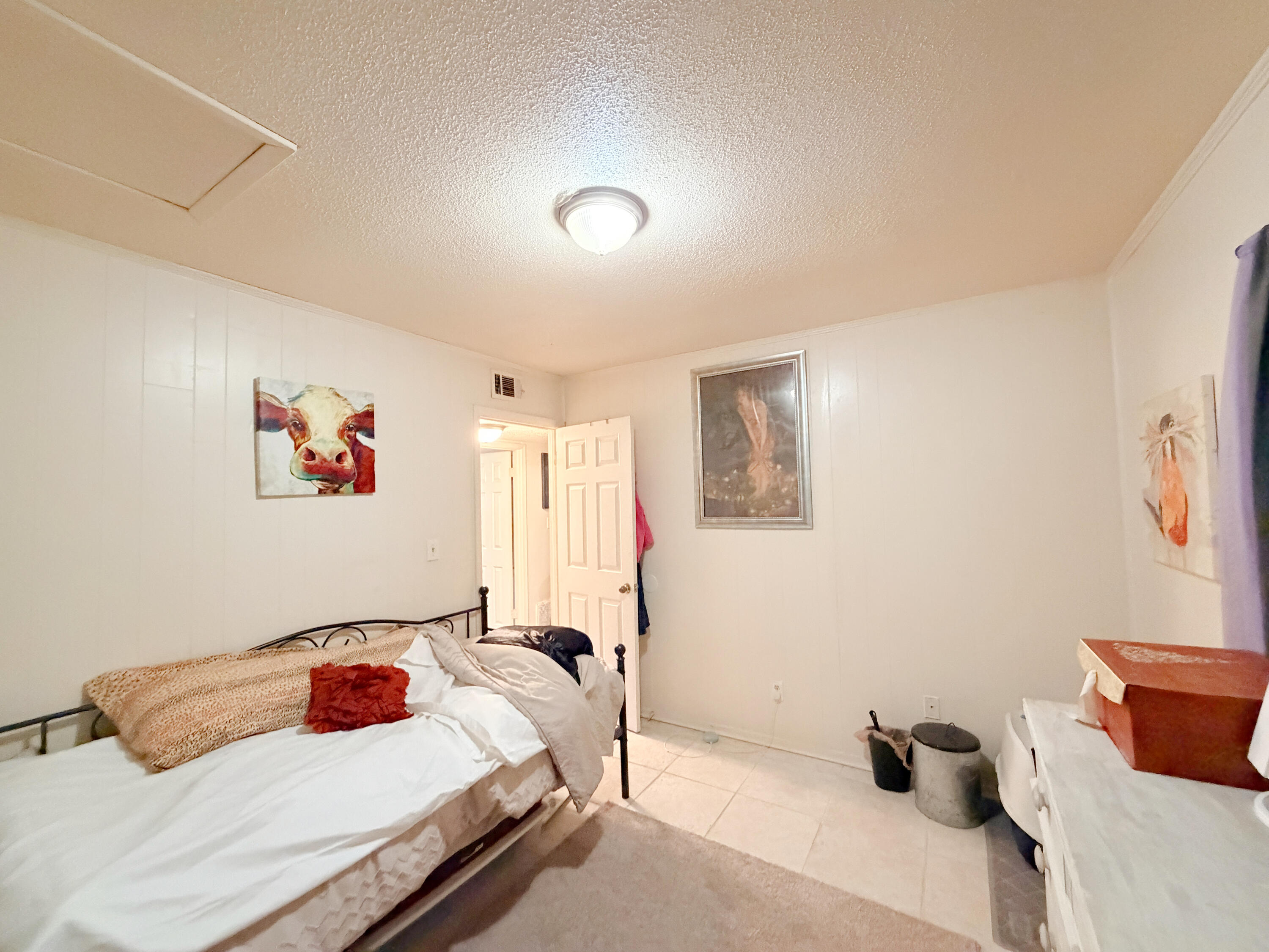 210 NW Dates Avenue