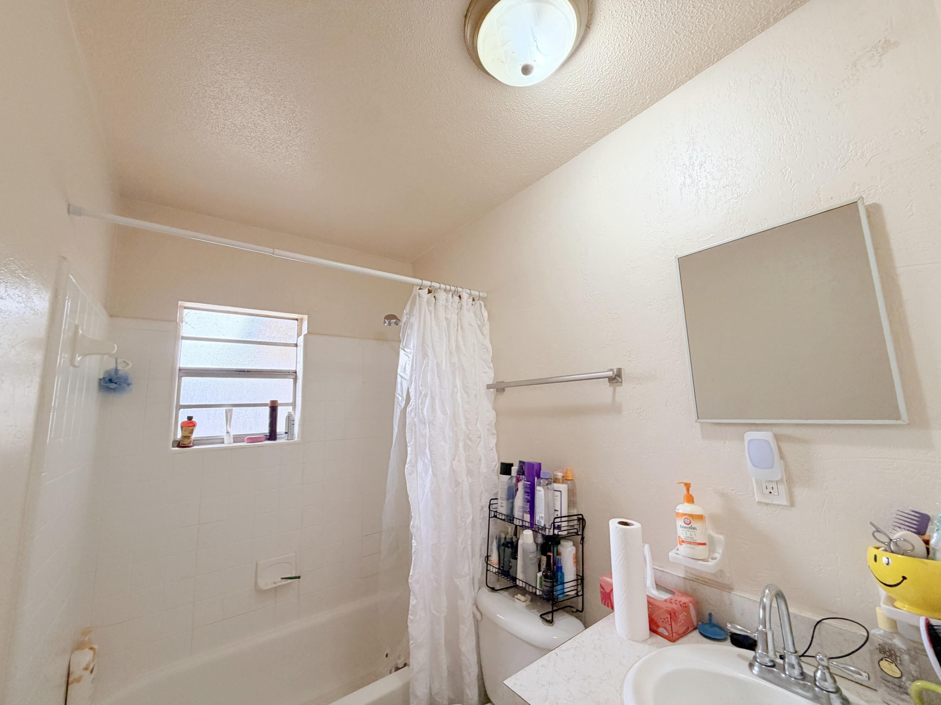 210 NW Dates Avenue