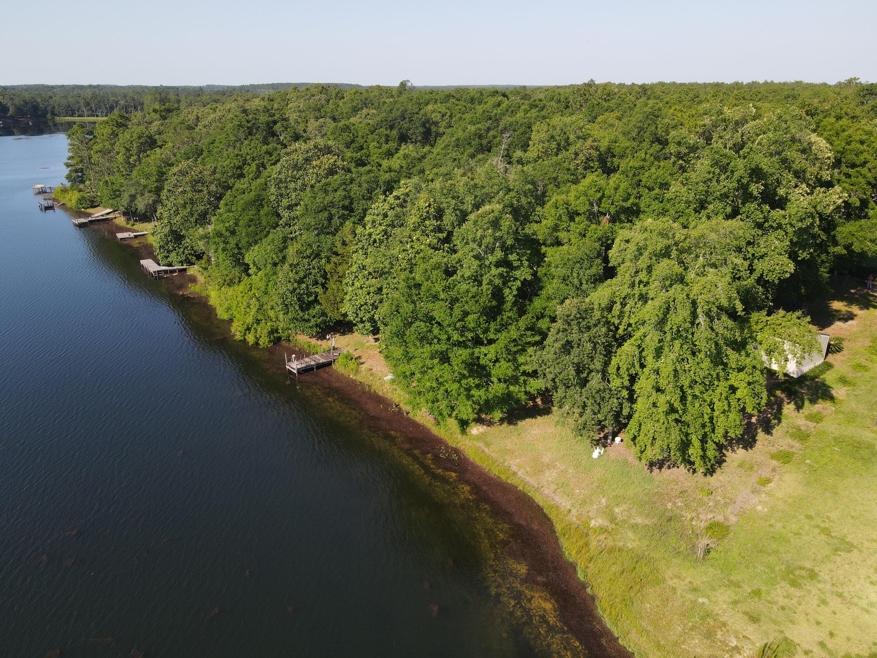 229 Kings Lake Boulevard, DeFuniak Springs