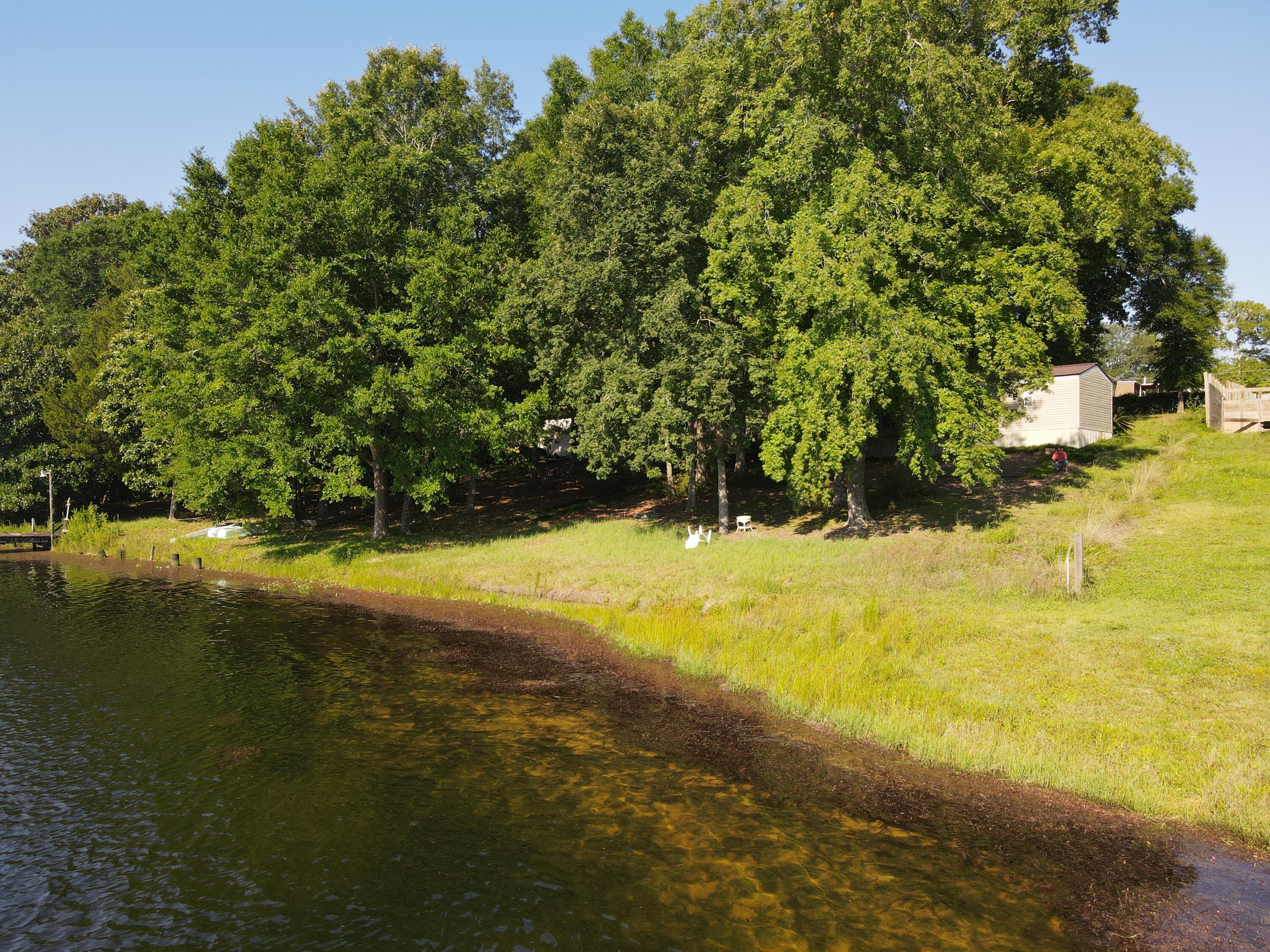 229 Kings Lake Boulevard, DeFuniak Springs