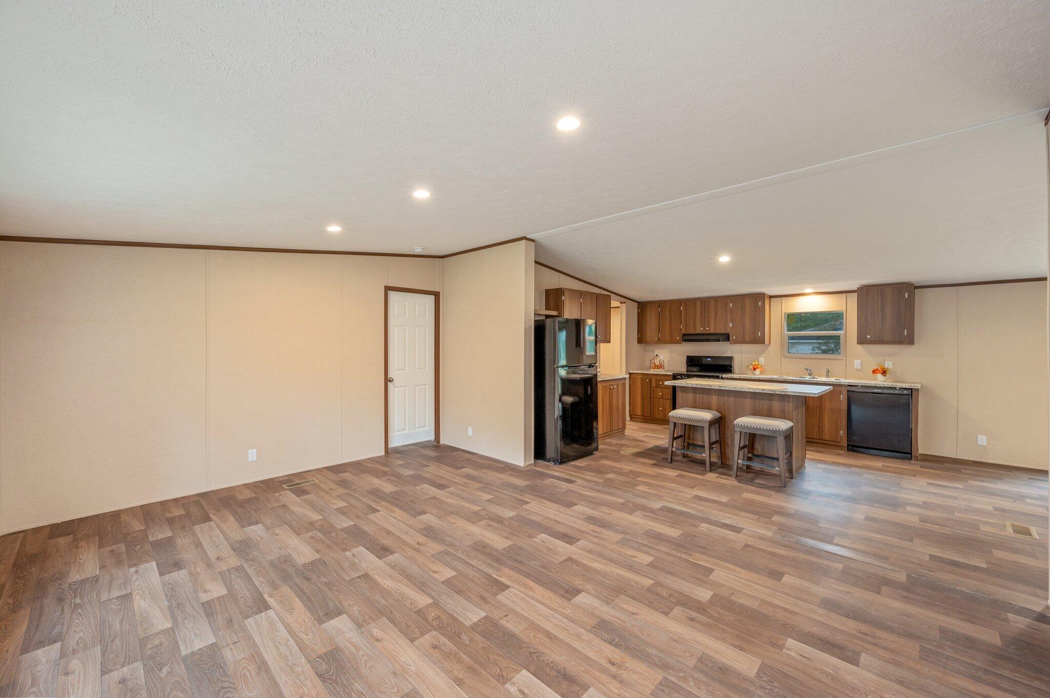 143 W Snowdrop Street, DeFuniak Springs