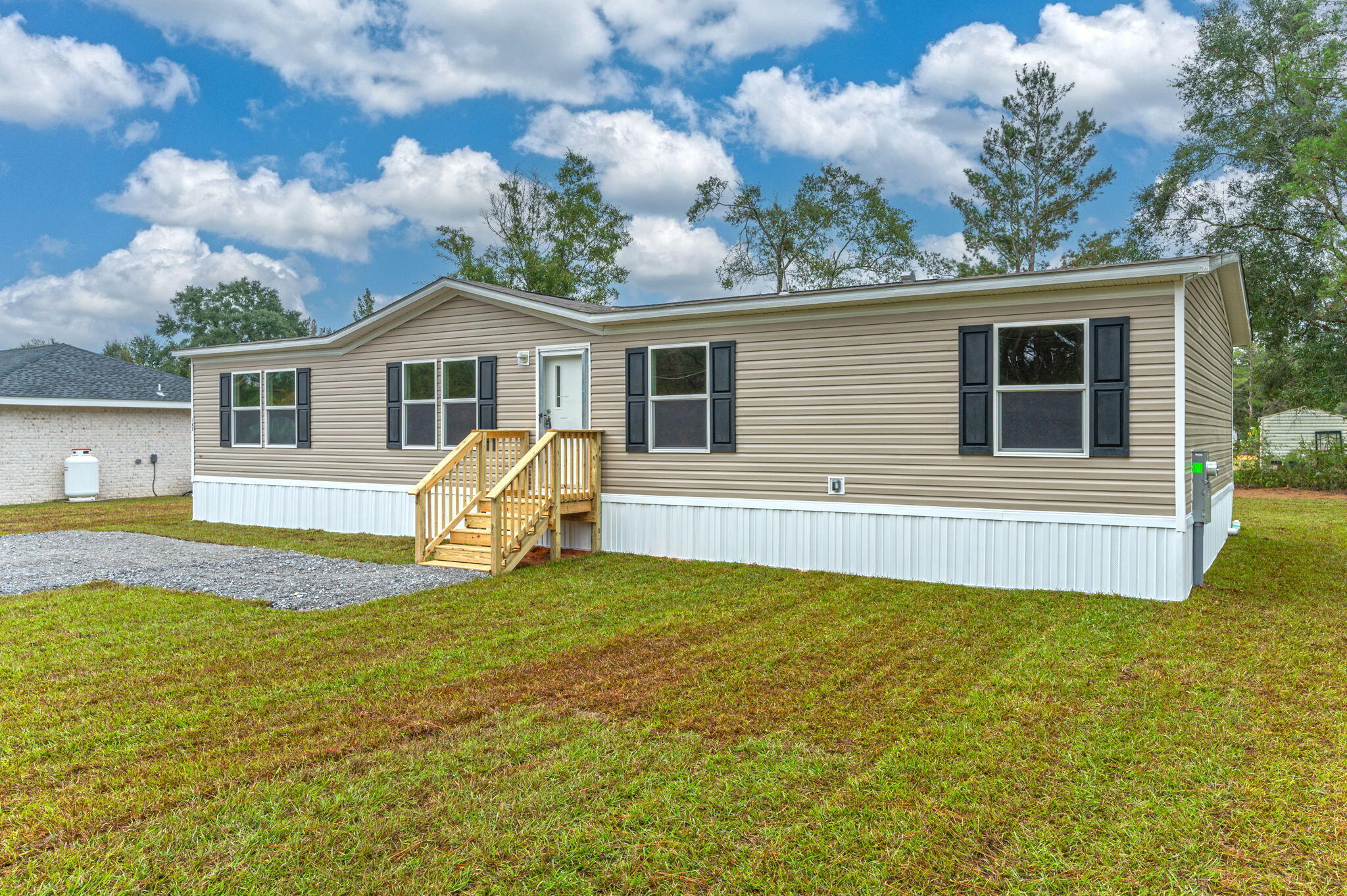 143 W Snowdrop Street, DeFuniak Springs