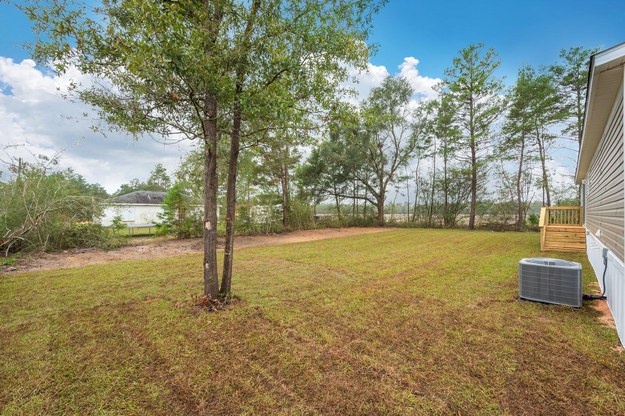 143 W Snowdrop Street, DeFuniak Springs