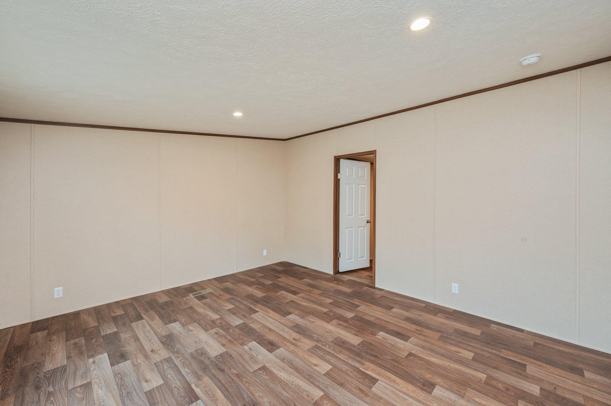 143 W Snowdrop Street, DeFuniak Springs