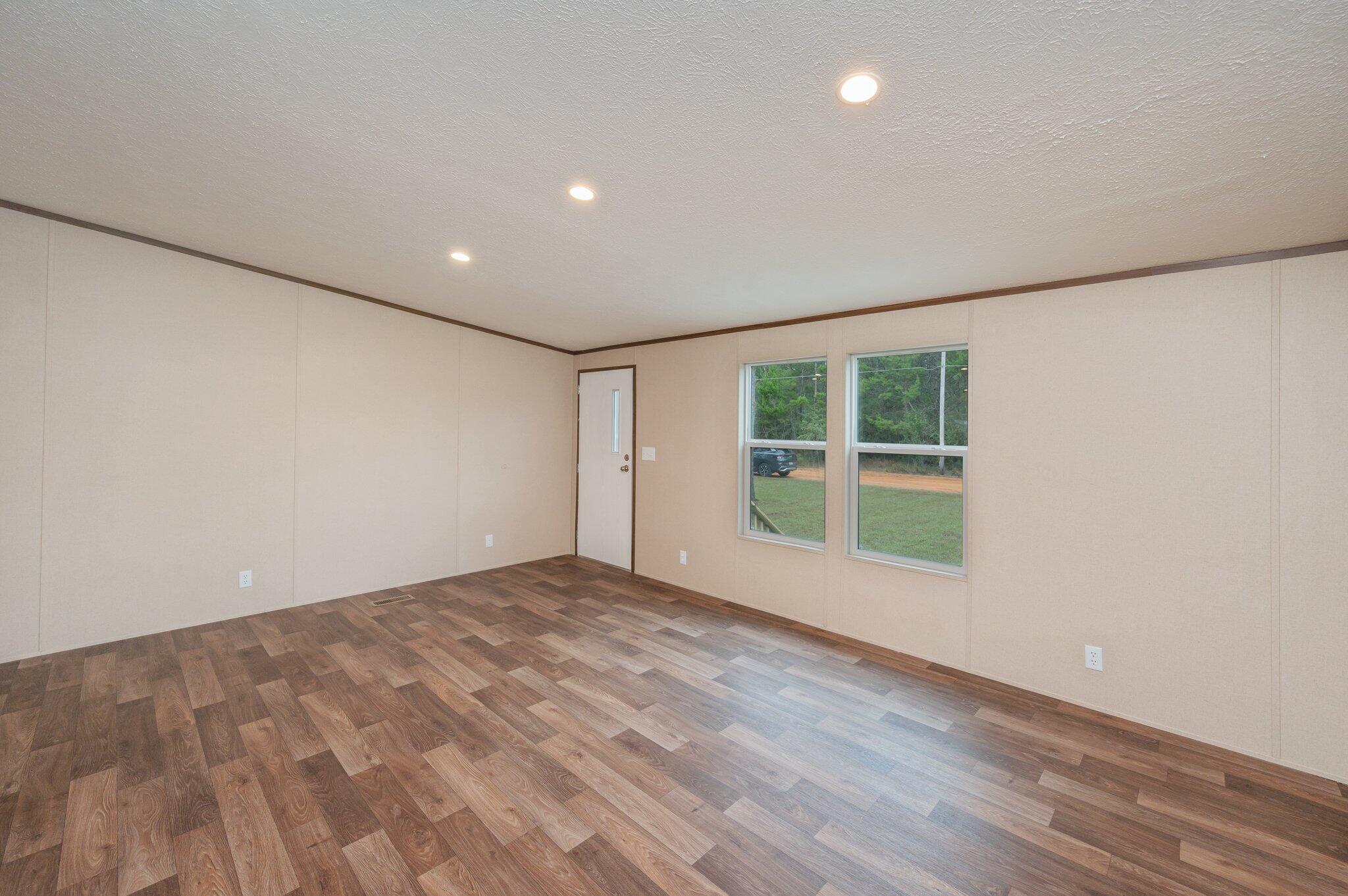 143 W Snowdrop Street, DeFuniak Springs