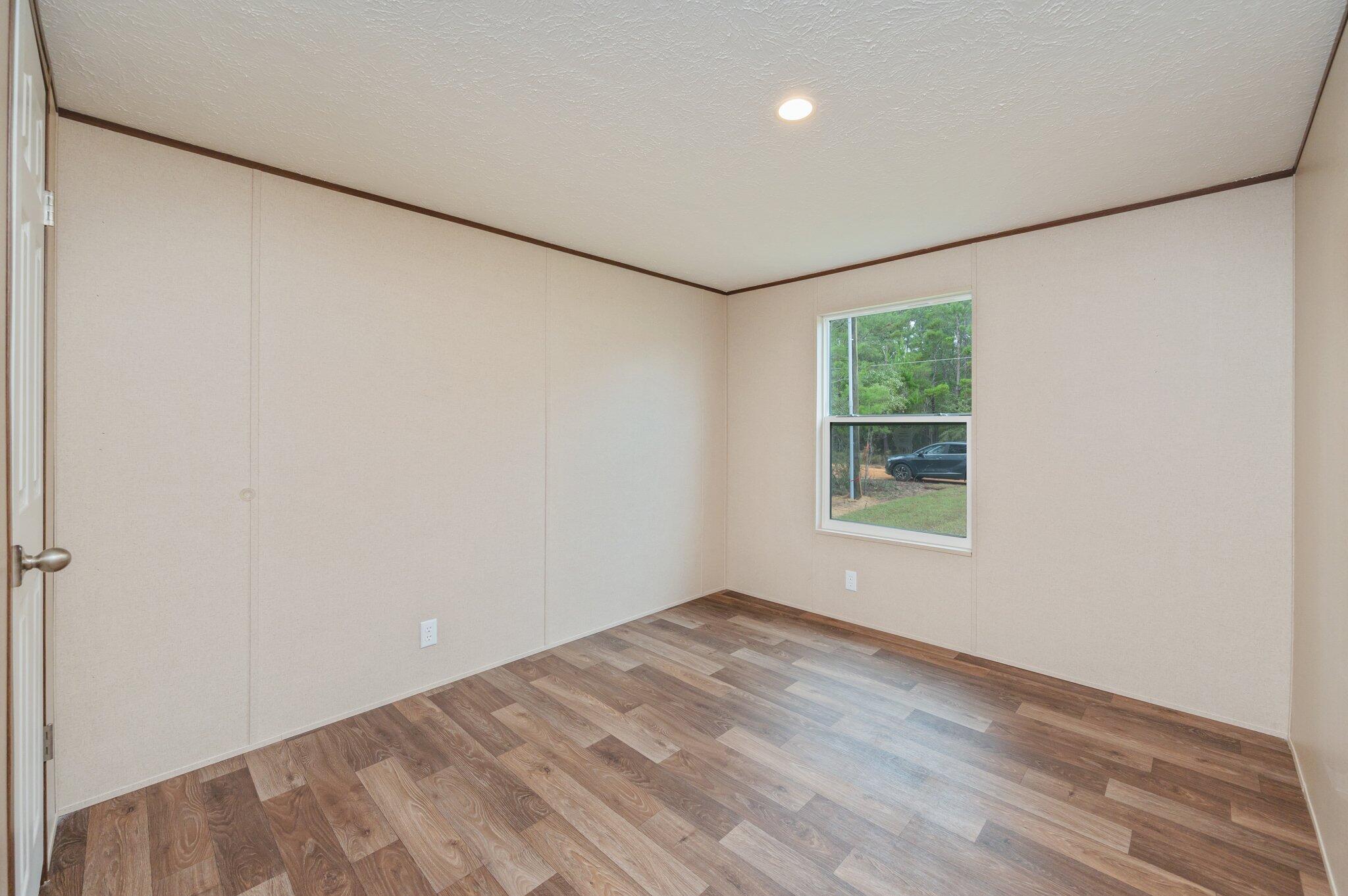 143 W Snowdrop Street, DeFuniak Springs