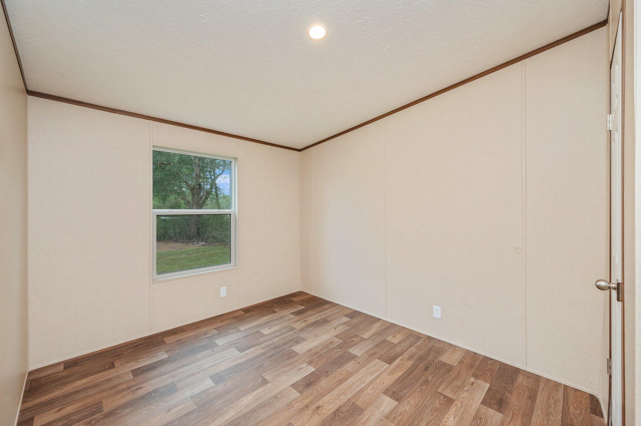 143 W Snowdrop Street, DeFuniak Springs