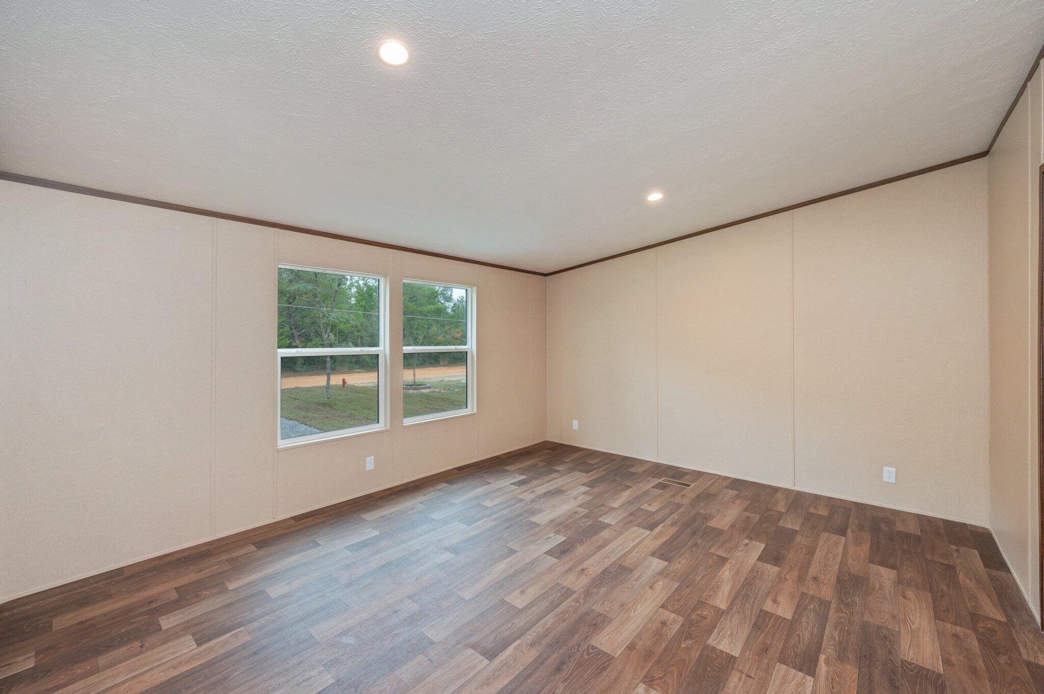 143 W Snowdrop Street, DeFuniak Springs