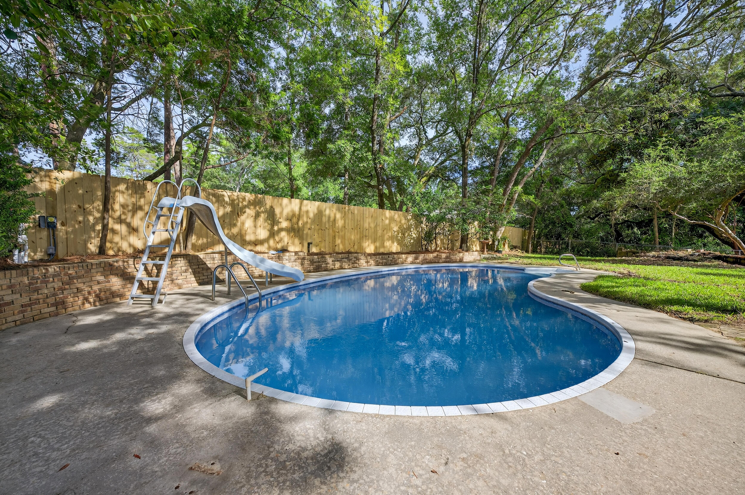 606 Nelson Point Road