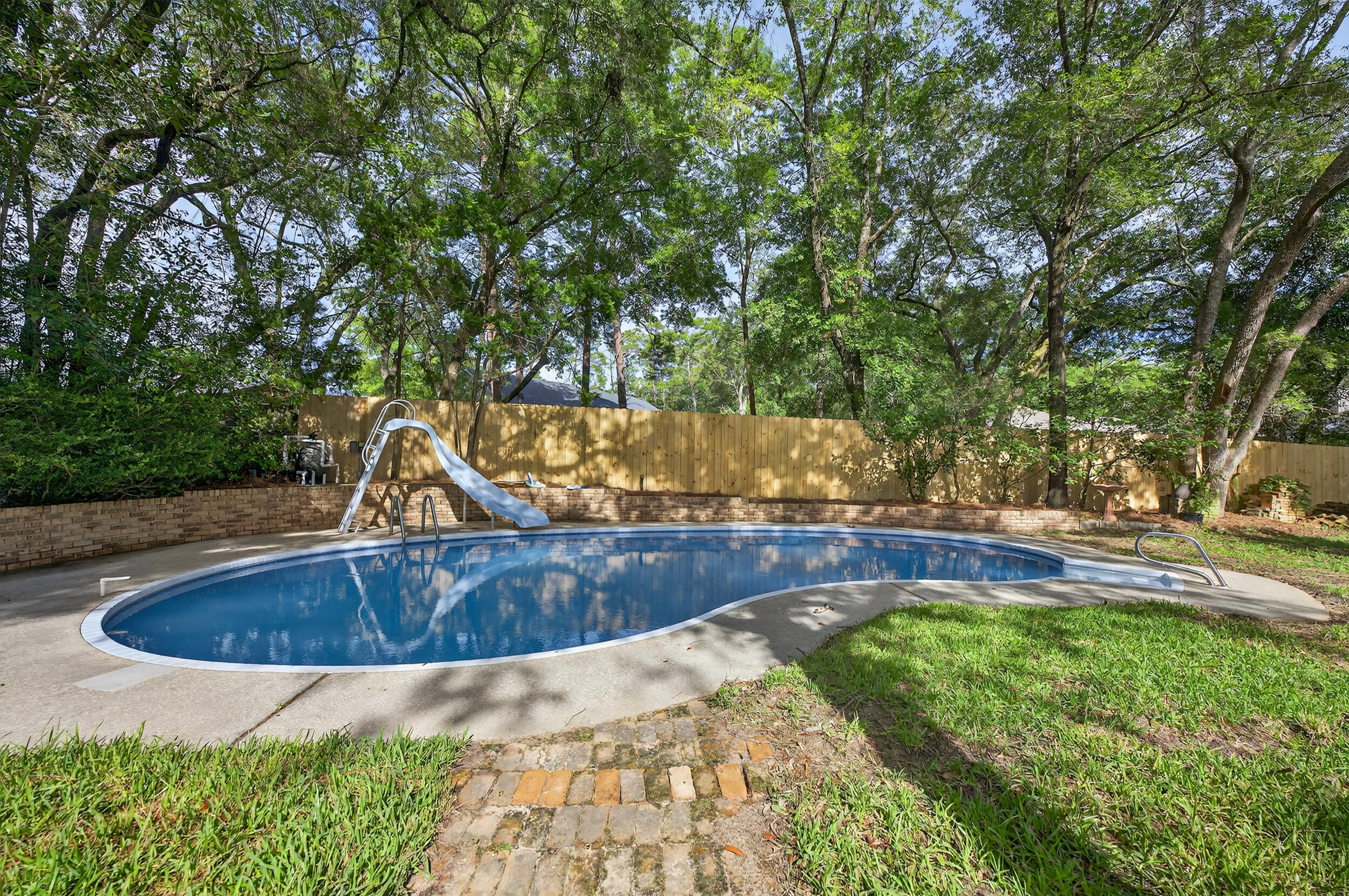 606 Nelson Point Road