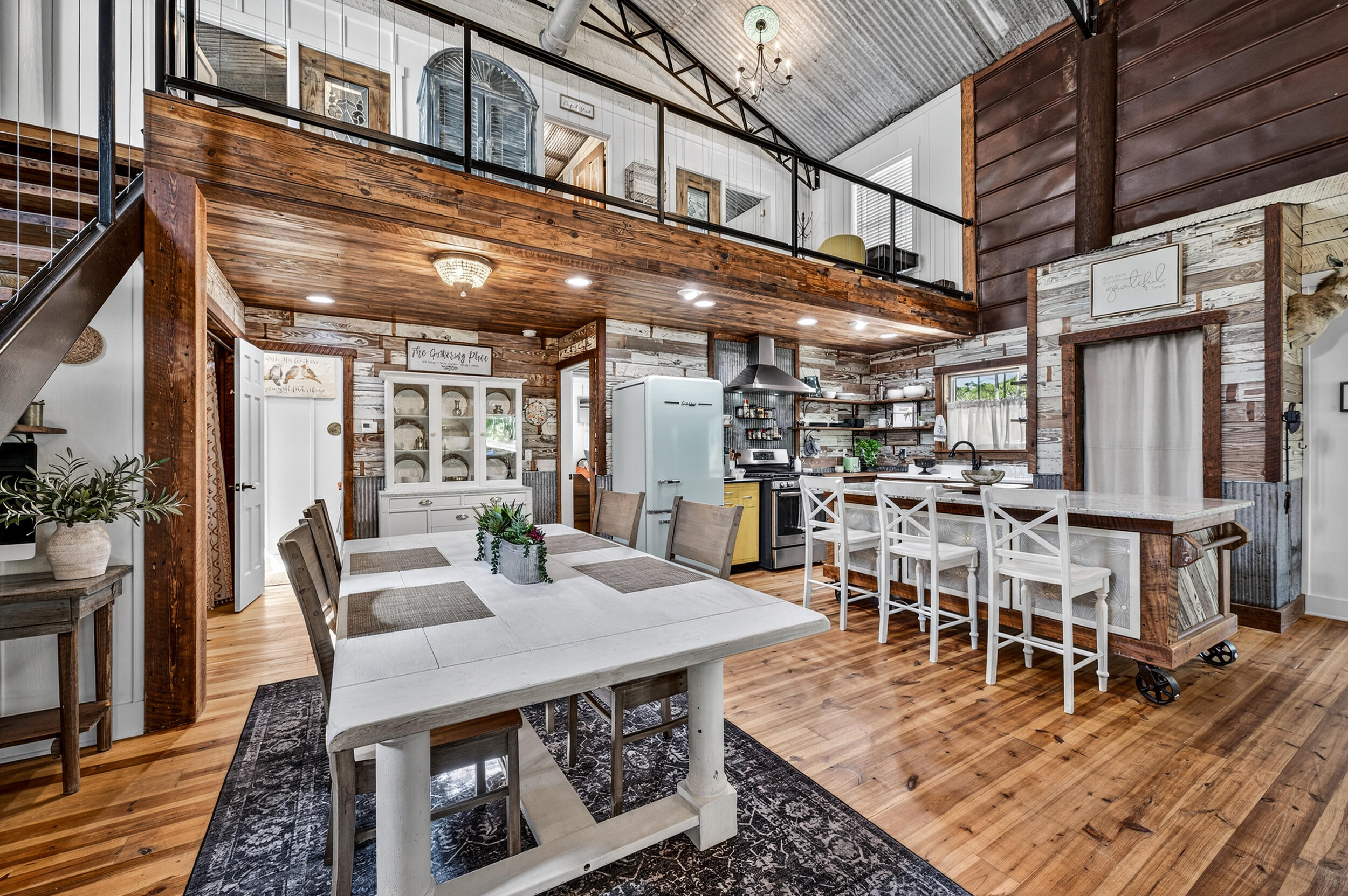 81 W Nursery Road
