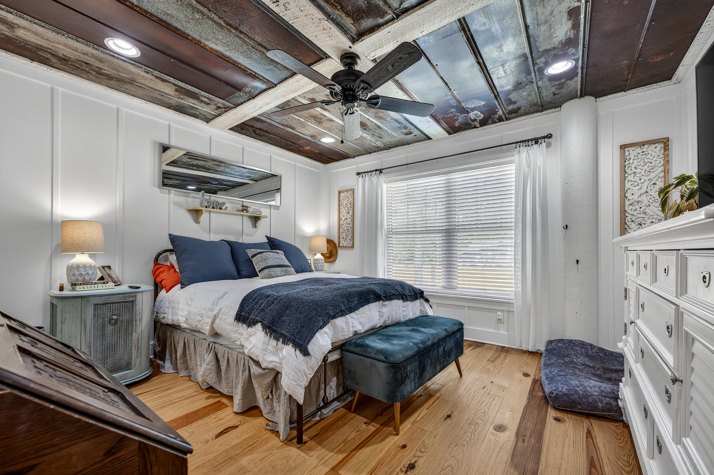 81 W Nursery Road