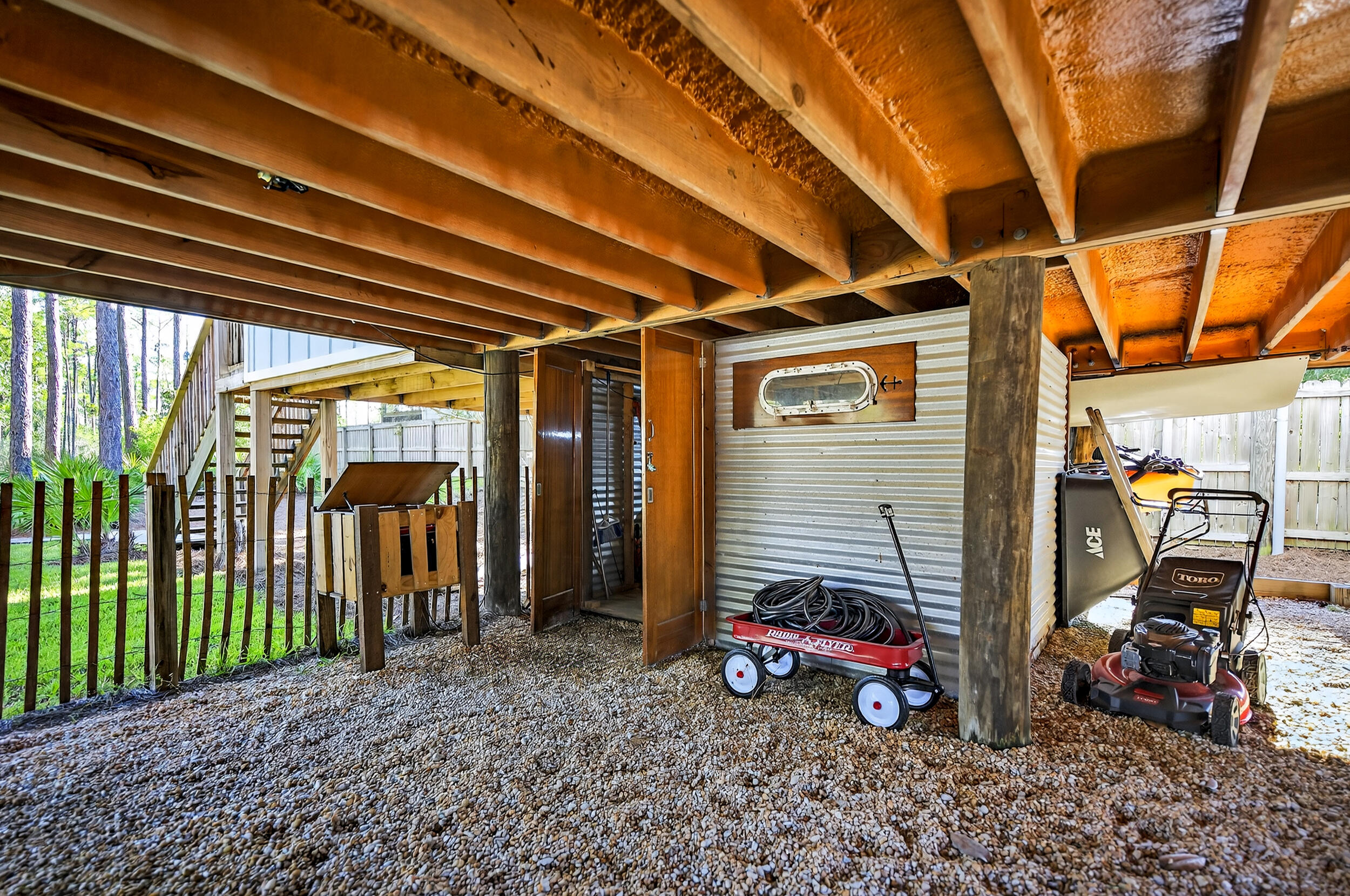 81 W Nursery Road