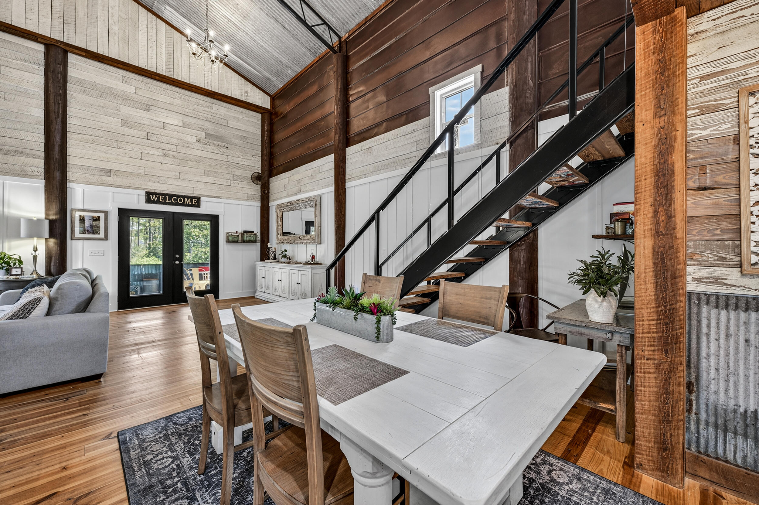 81 W Nursery Road