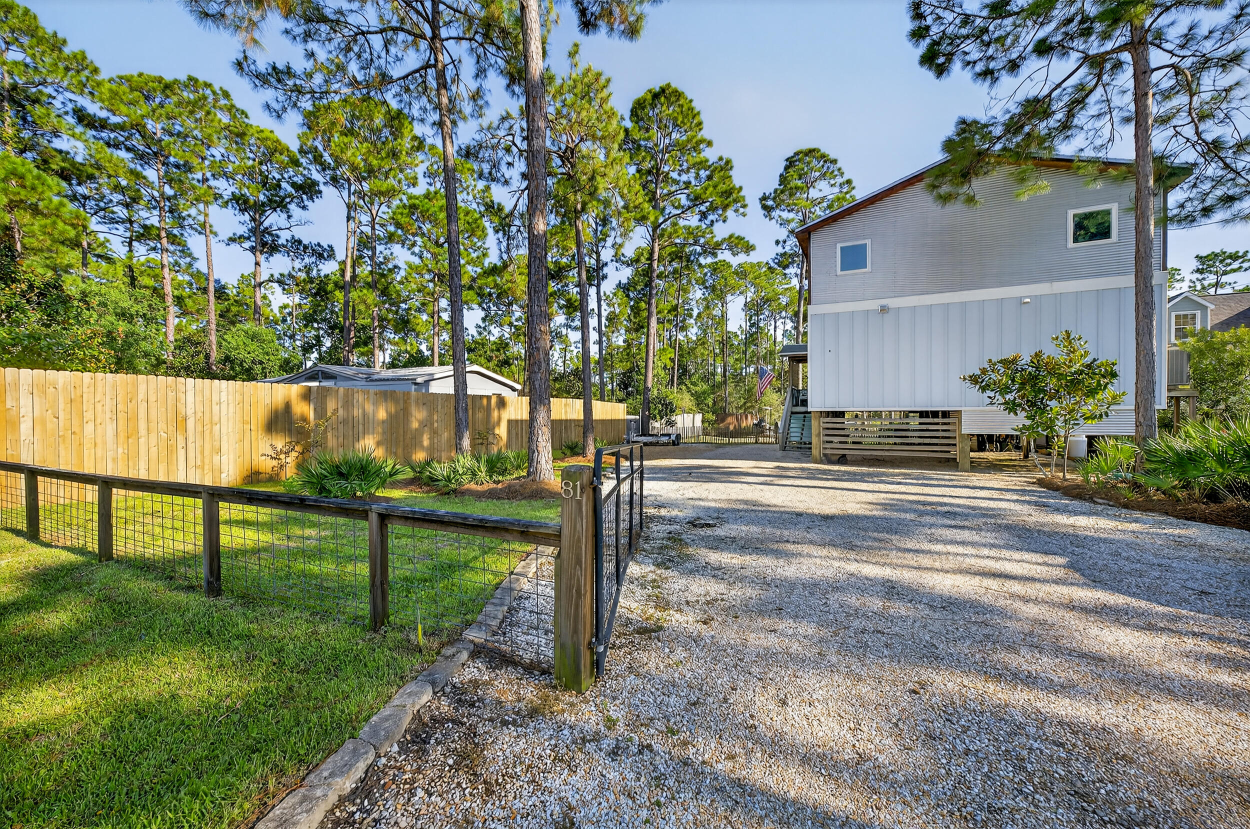 81 W Nursery Road