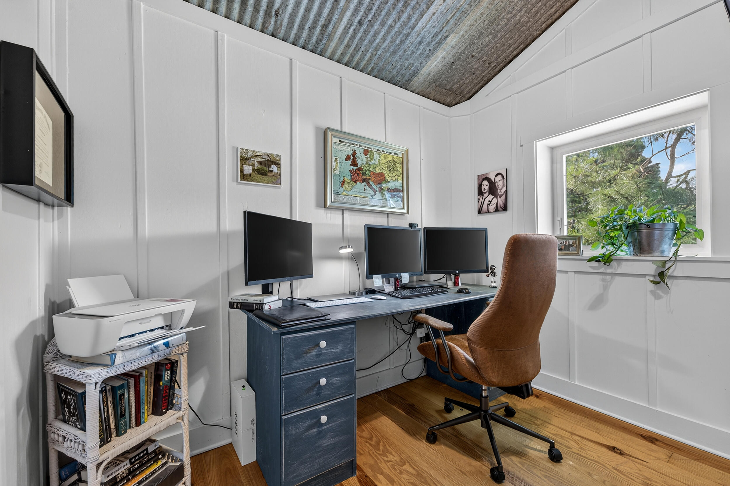 81 W Nursery Road