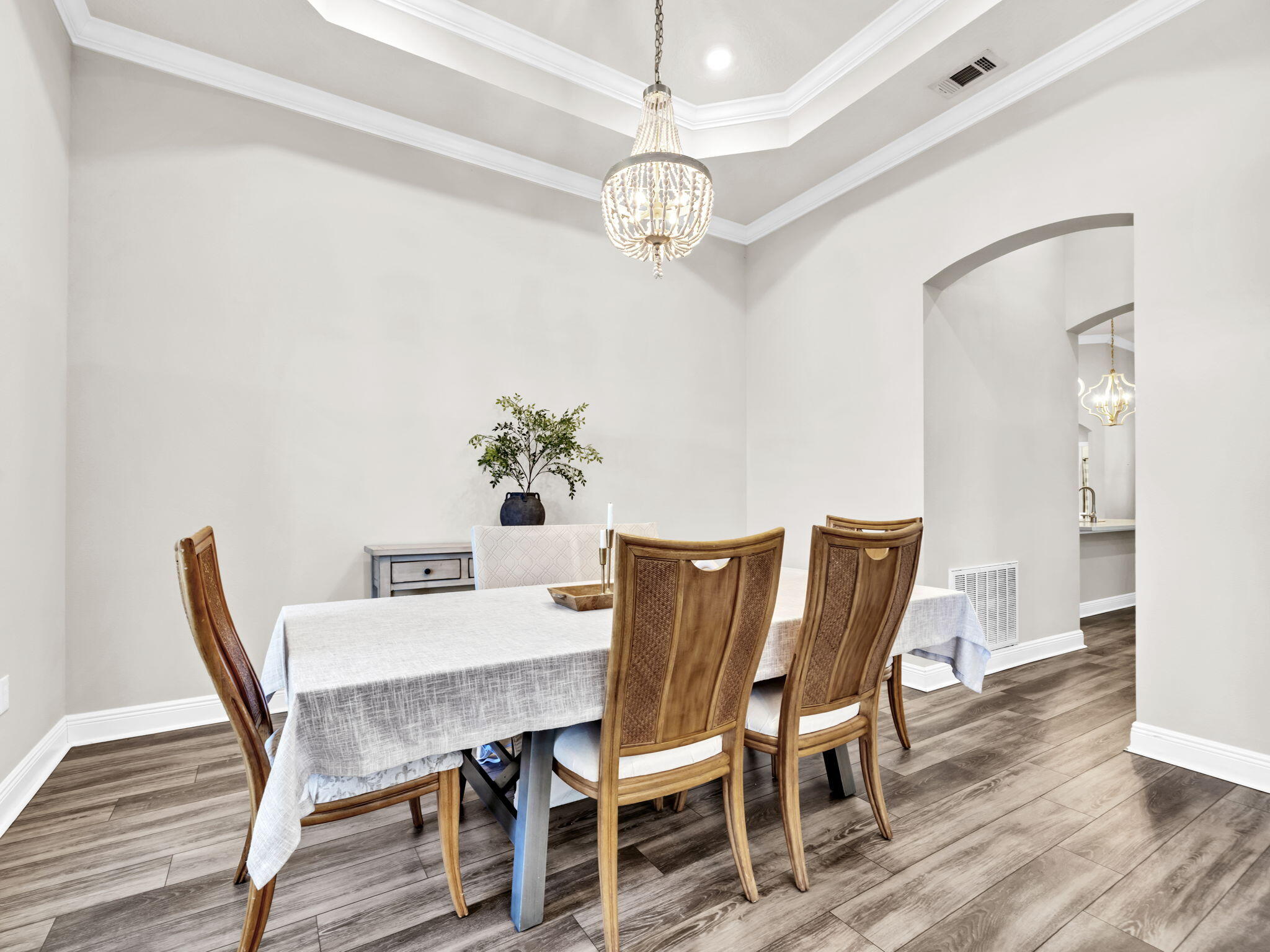 1056 Brushed Dune Circle