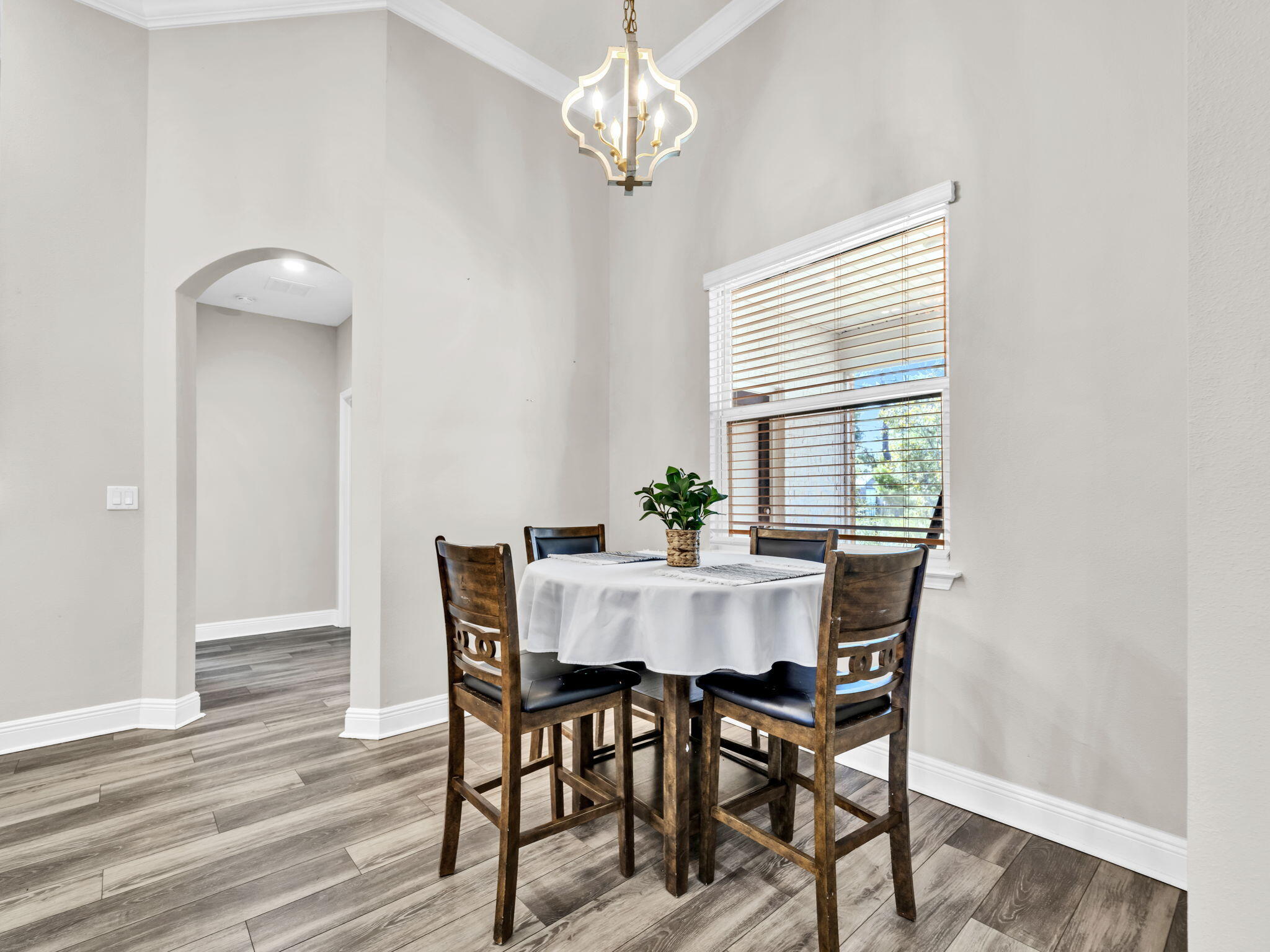 1056 Brushed Dune Circle