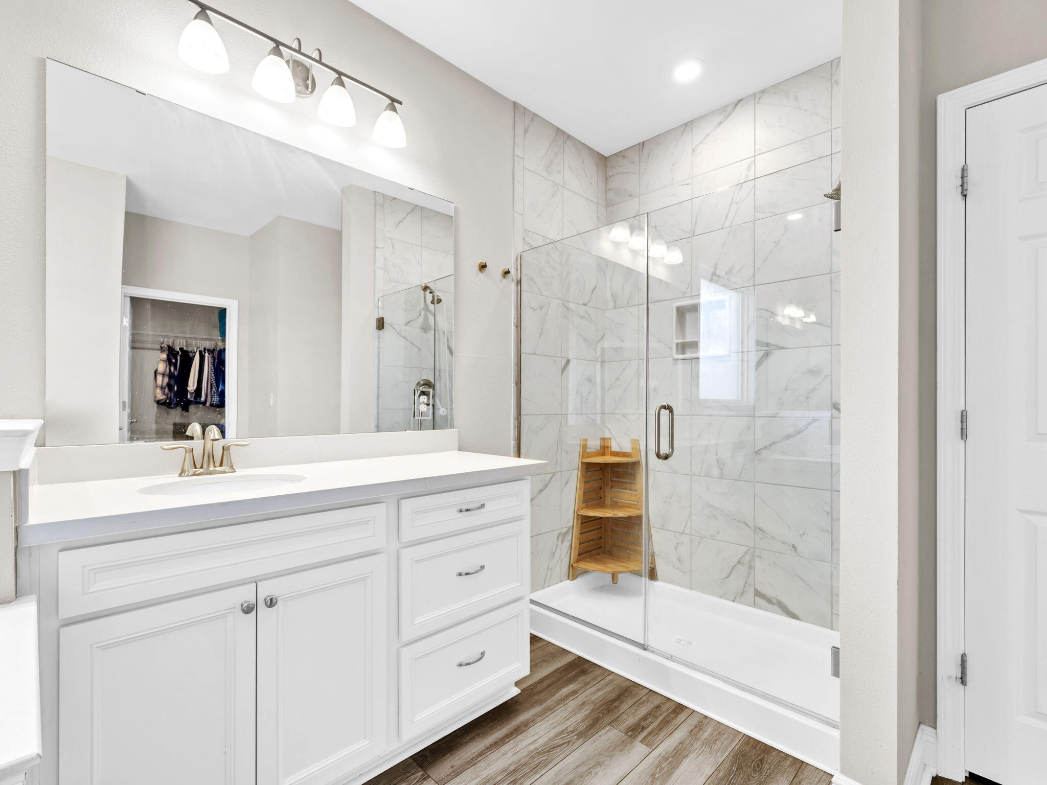 1056 Brushed Dune Circle