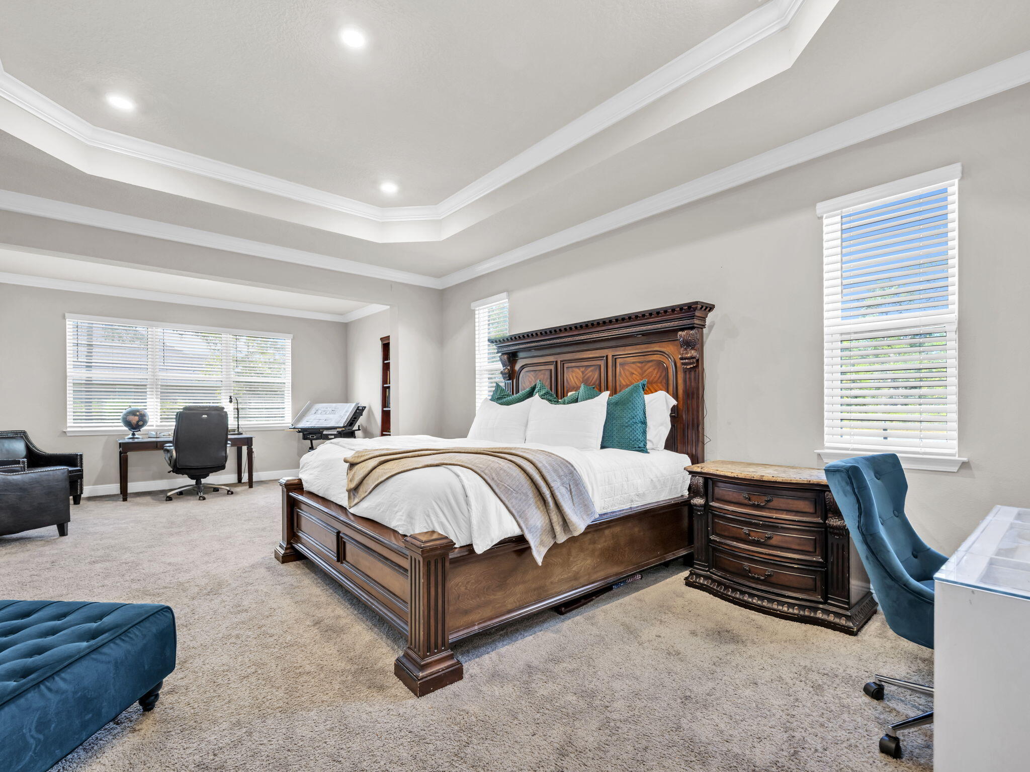 1056 Brushed Dune Circle