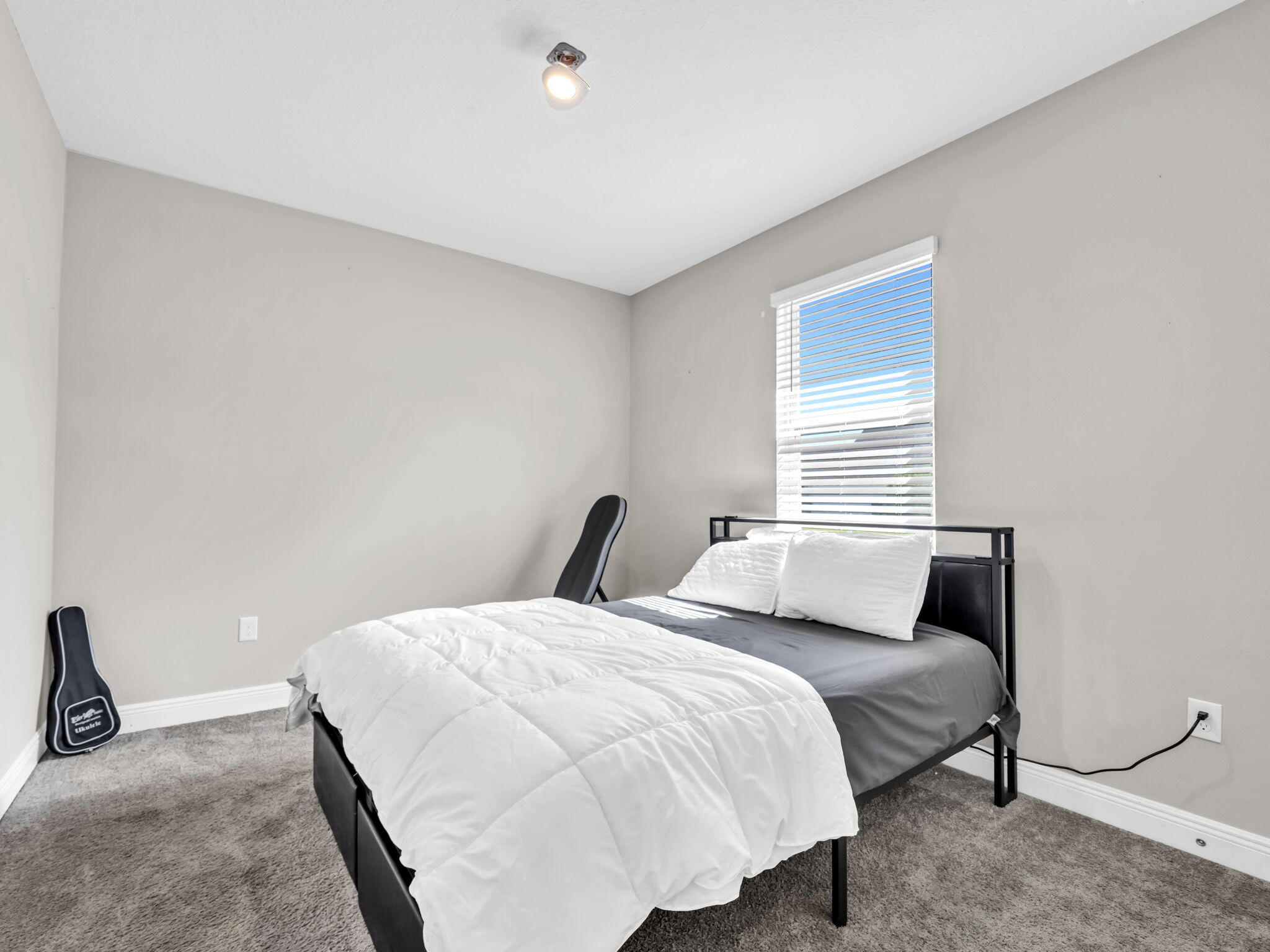 1056 Brushed Dune Circle