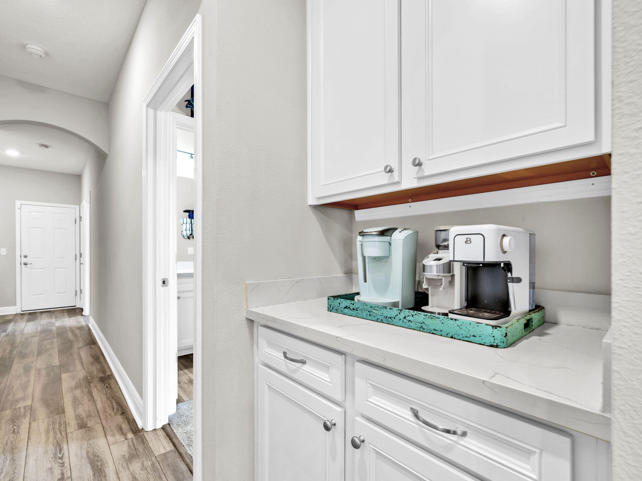 1056 Brushed Dune Circle