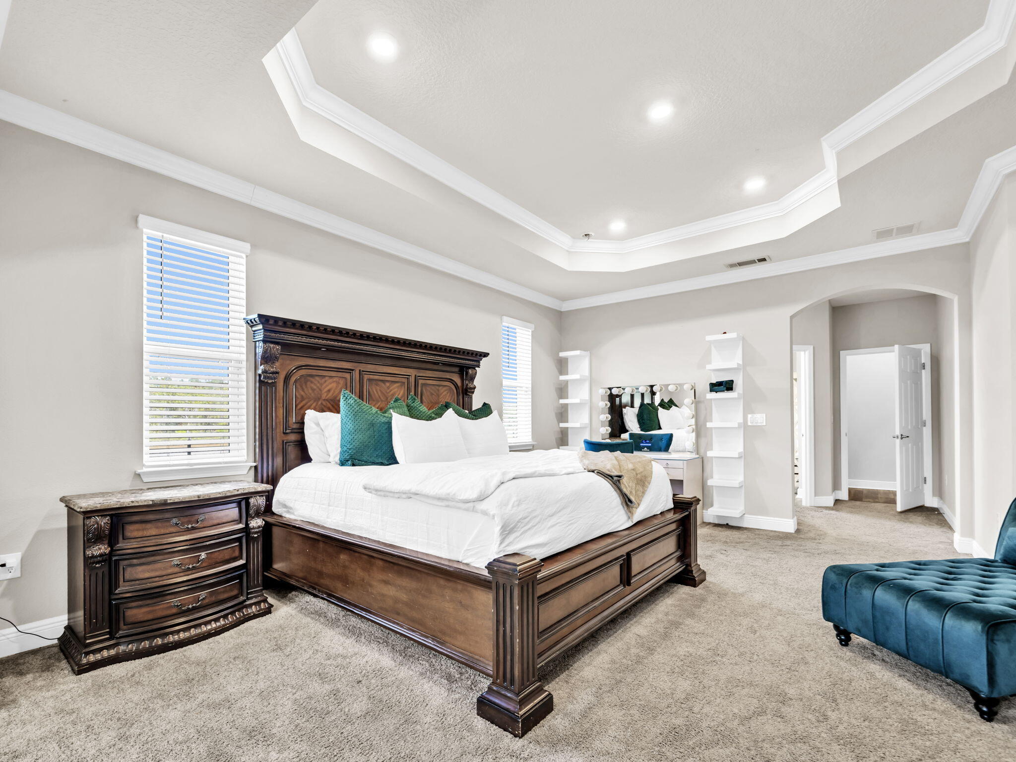 1056 Brushed Dune Circle