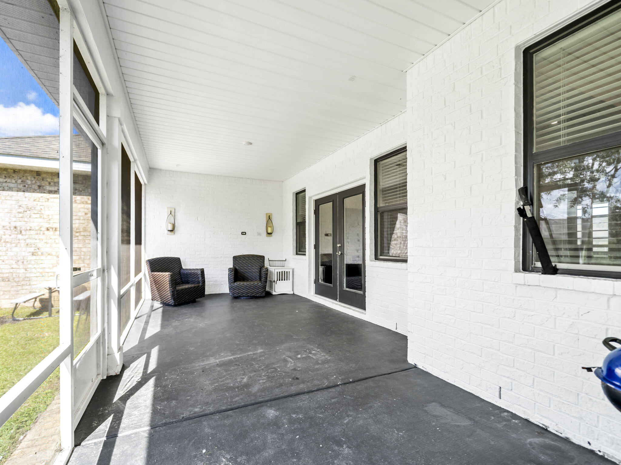 1056 Brushed Dune Circle