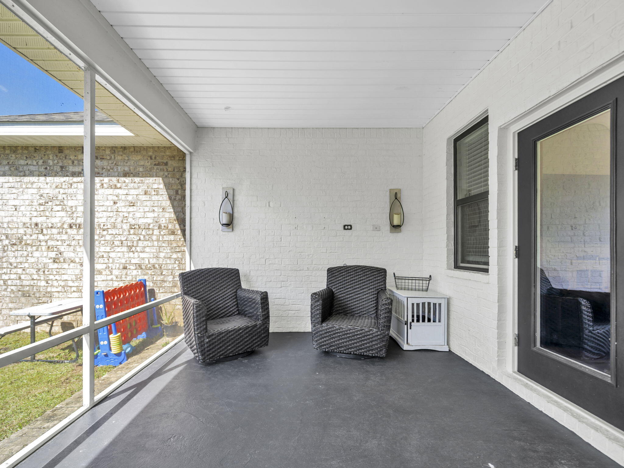 1056 Brushed Dune Circle