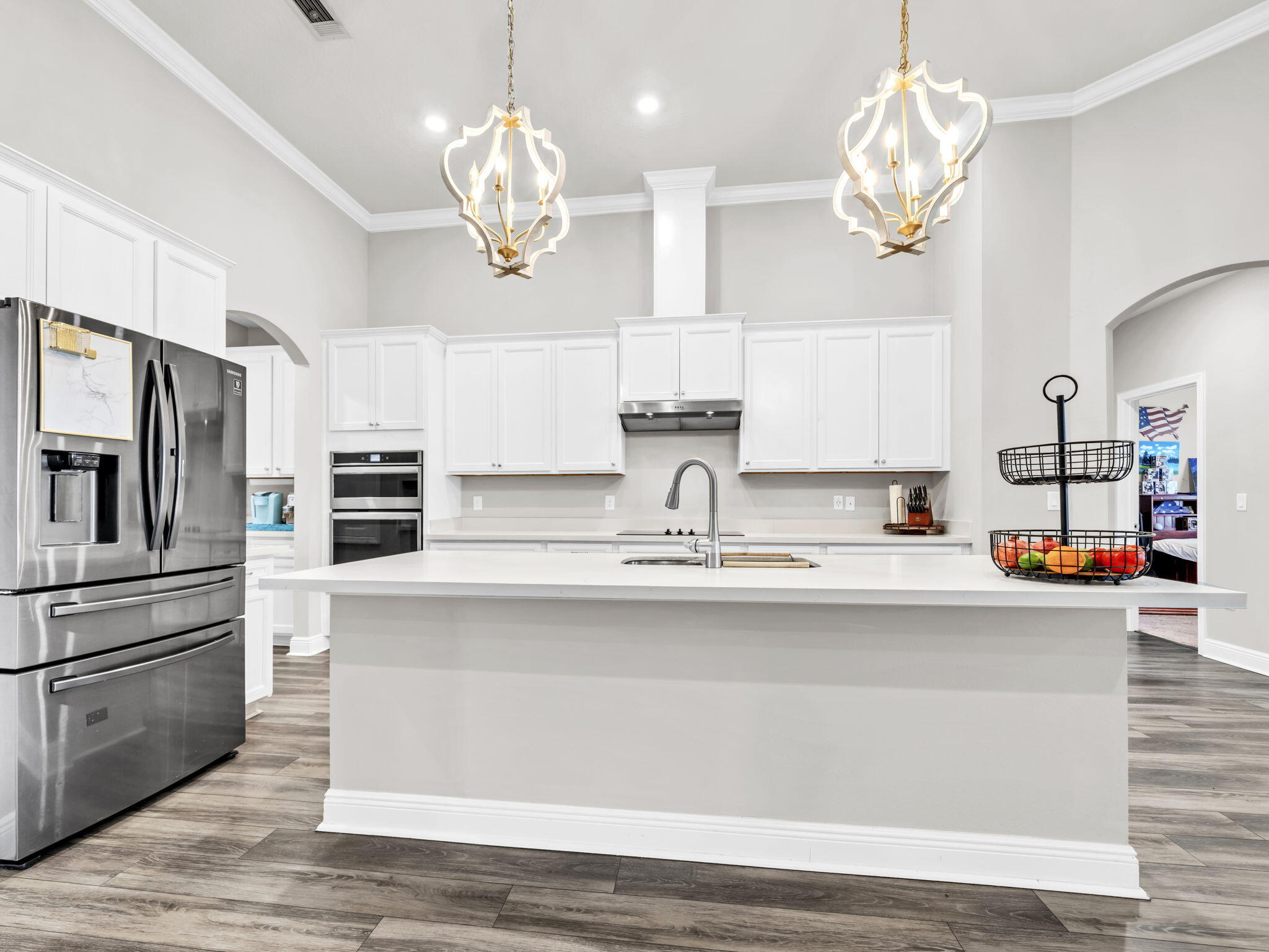 1056 Brushed Dune Circle