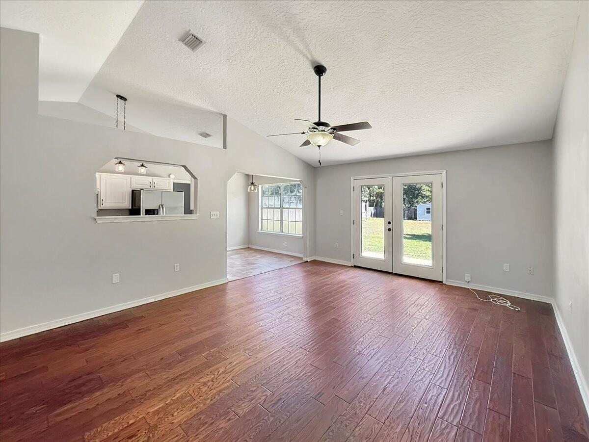 1958 Commodore Drive