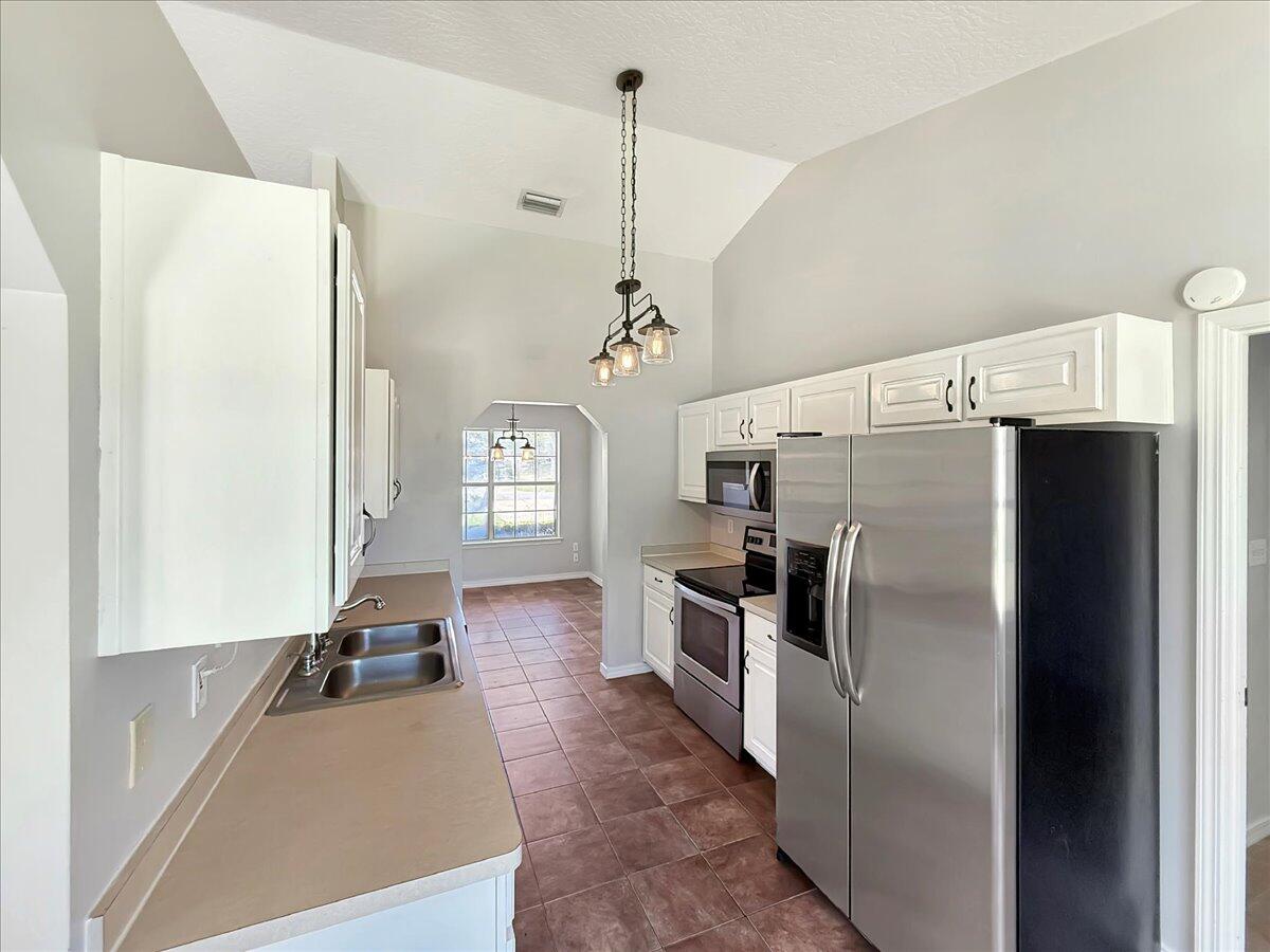 1958 Commodore Drive