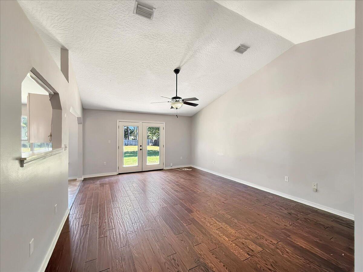 1958 Commodore Drive