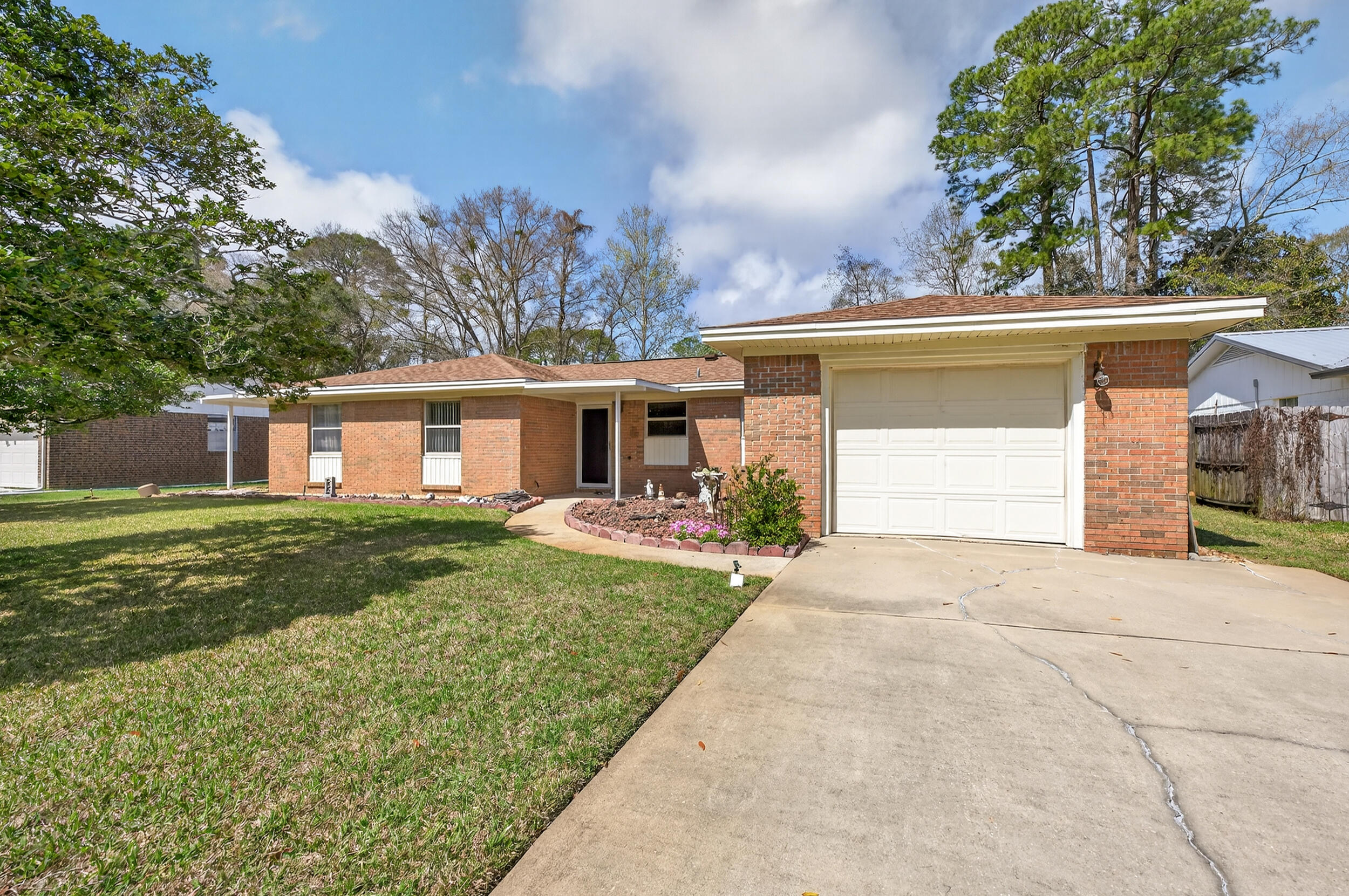 323 Pontevedra Lane