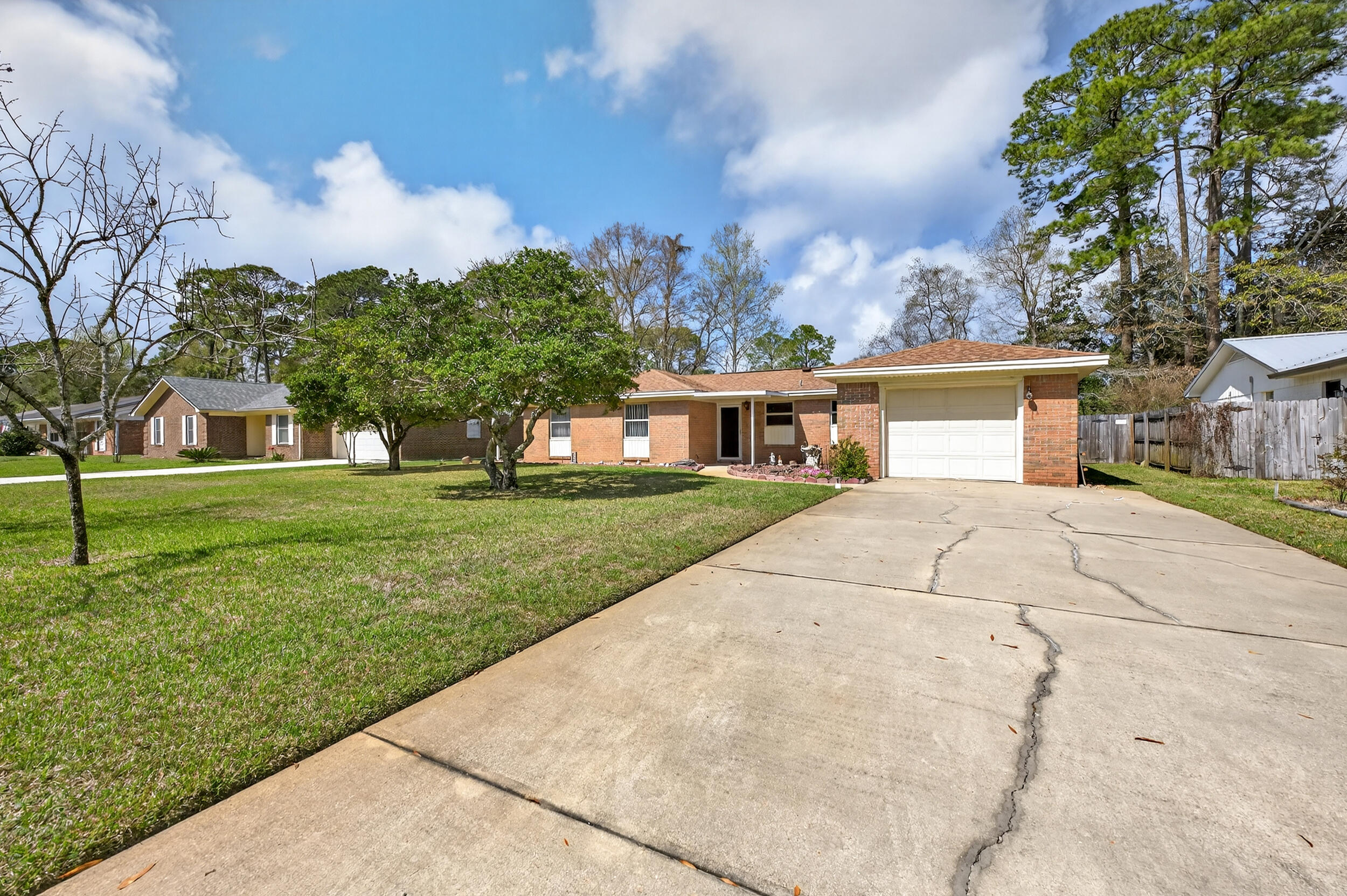 323 Pontevedra Lane