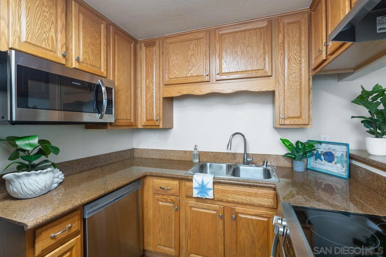 1631 Bayview Heights Dr Unit 5