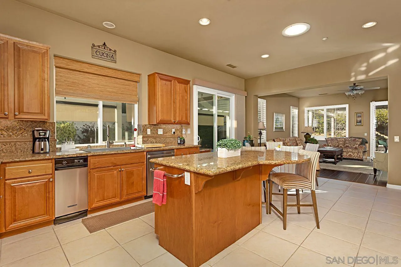 1081 Inverlochy Dr