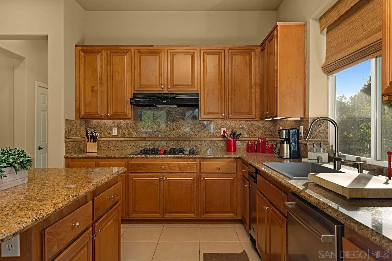 1081 Inverlochy Dr