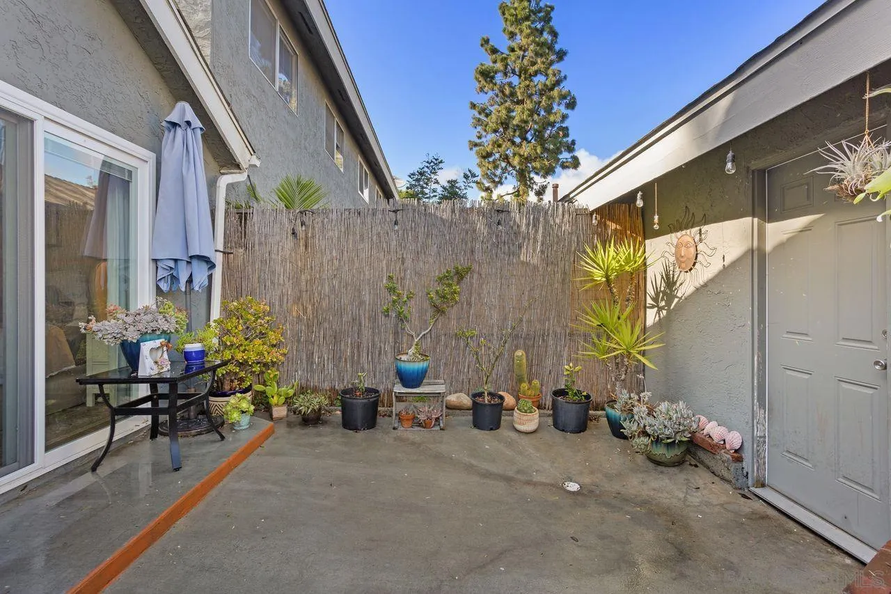 414 Los Arbolitos Blvd