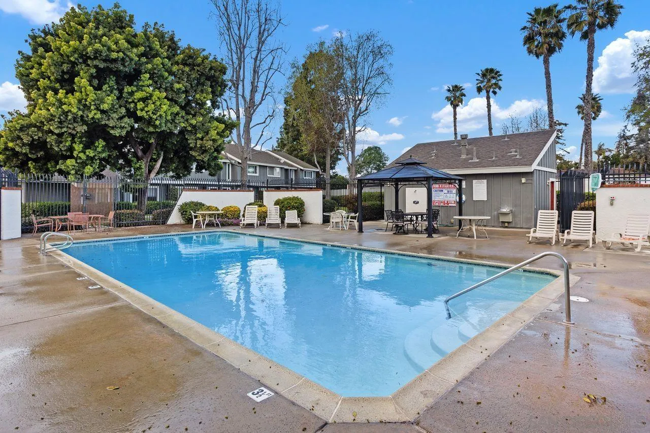 414 Los Arbolitos Blvd