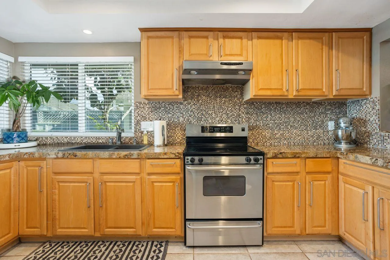 414 Los Arbolitos Blvd