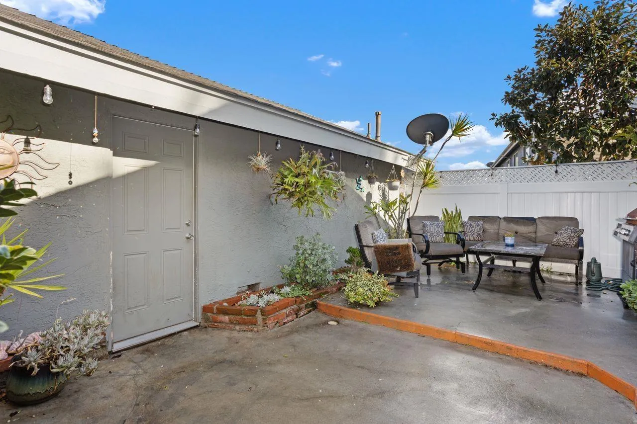 414 Los Arbolitos Blvd